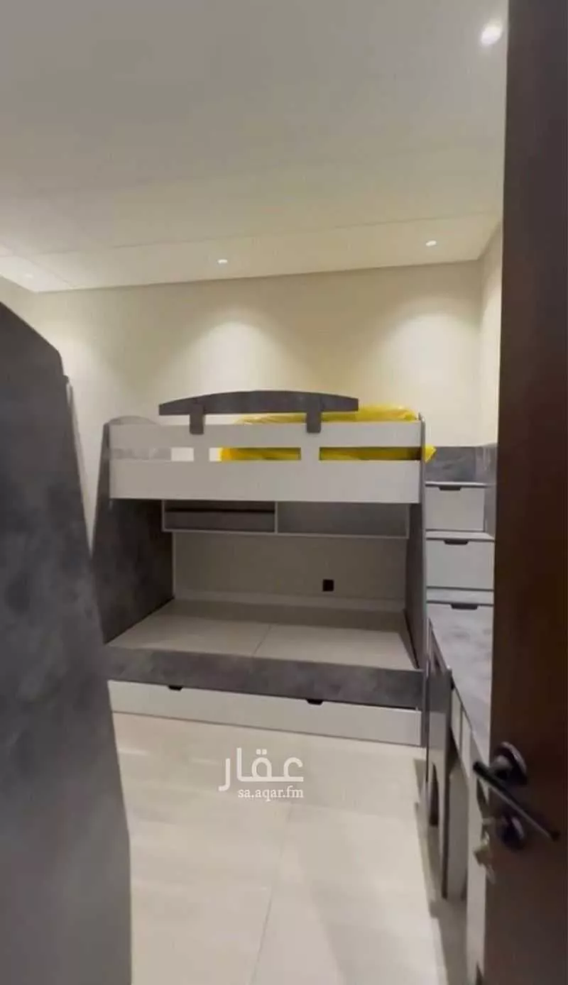 شقة 4 غرف في النزهة 3