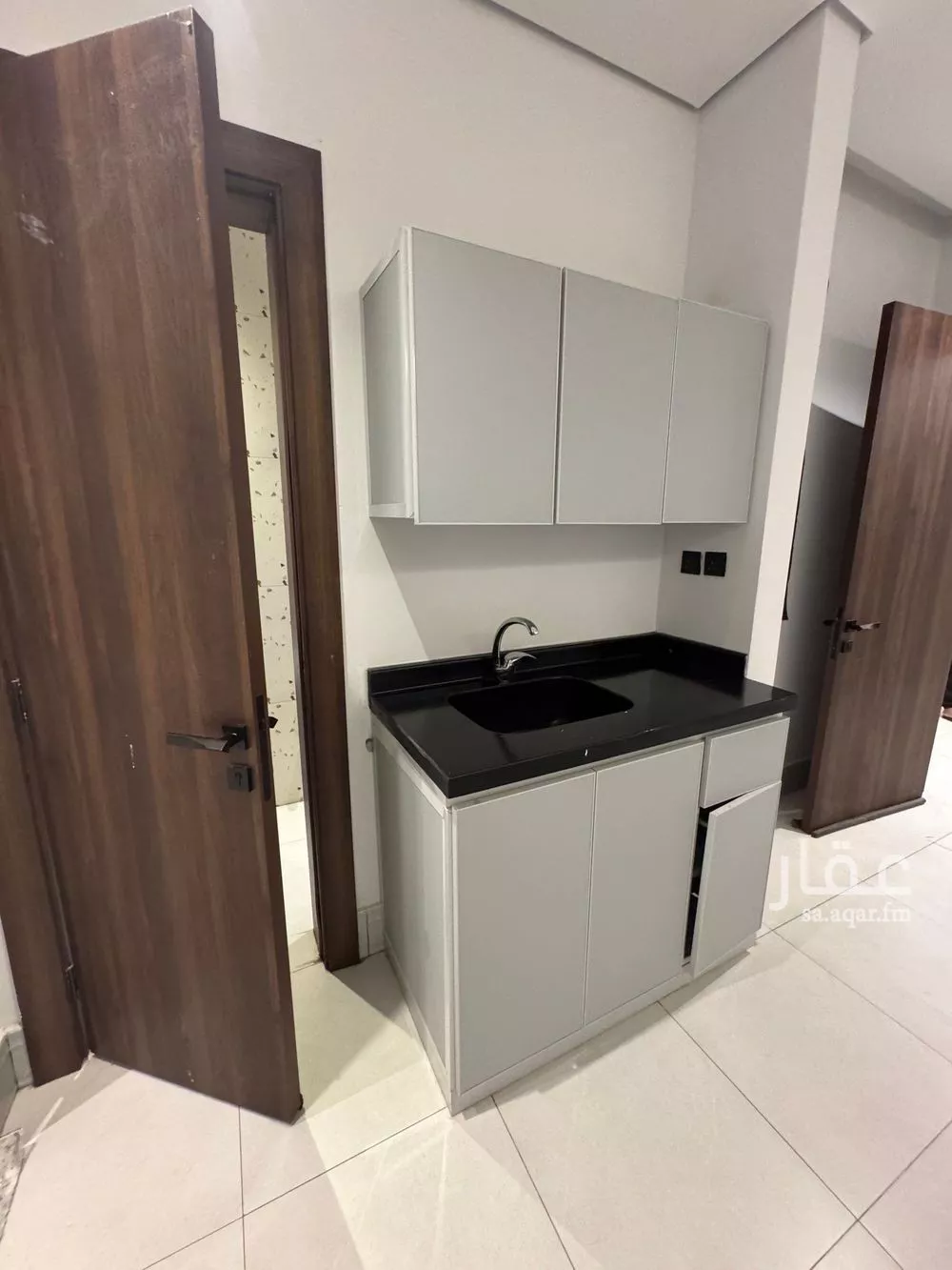 شقة 1 غرف في المونسية 16