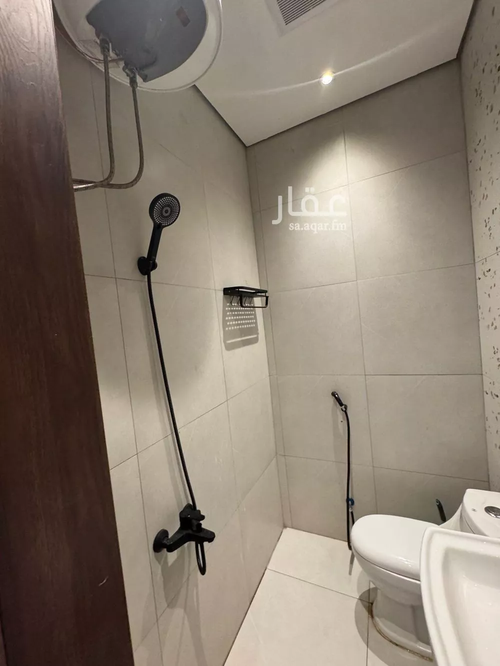 شقة 1 غرف في المونسية 10