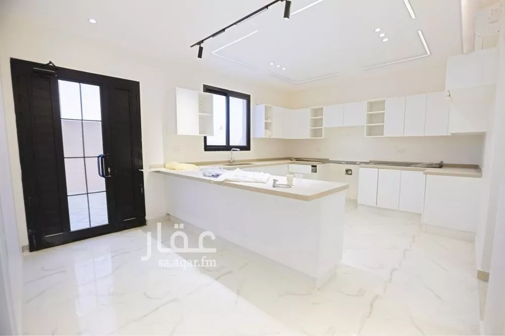 فيلا 5 غرف في المونسية 12