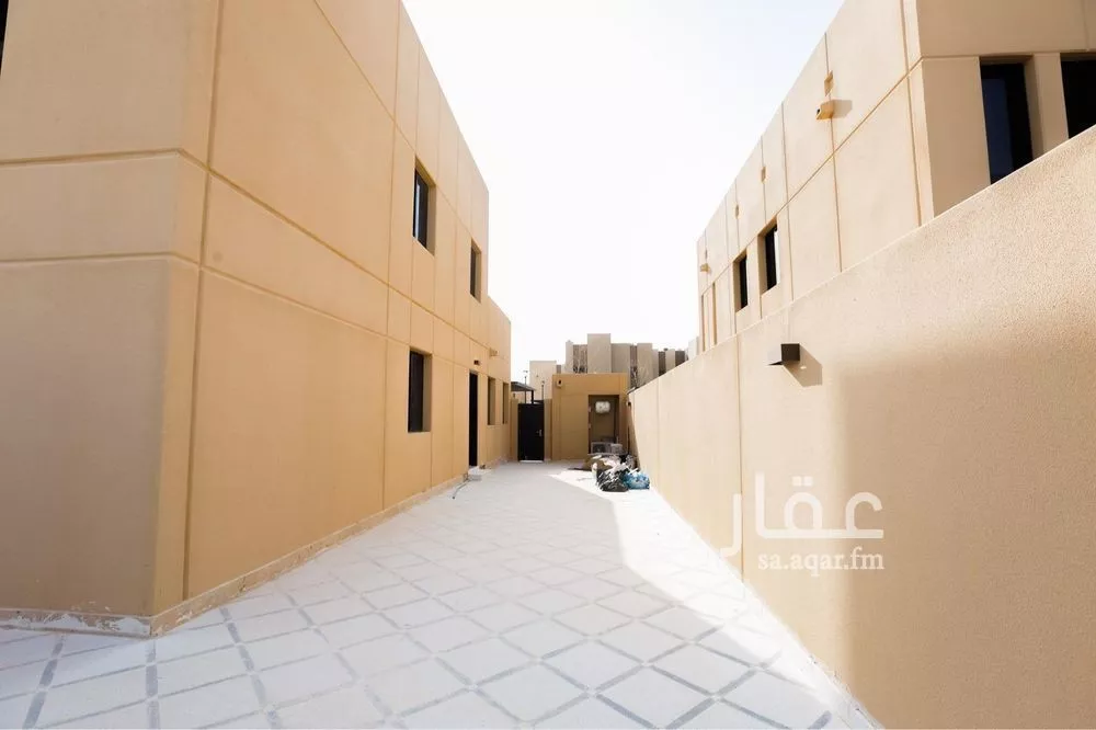 فيلا 5 غرف في المونسية 8