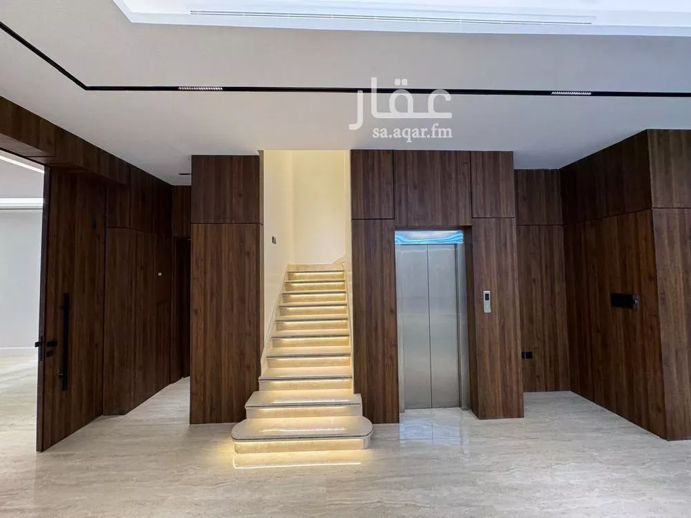 5 bedroom villa in Al Malqa 11