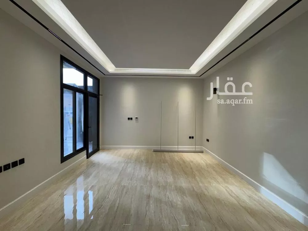 5 bedroom villa in Al Malqa 12