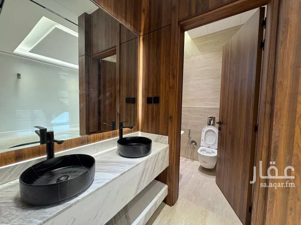 5 bedroom villa in Al Malqa 13