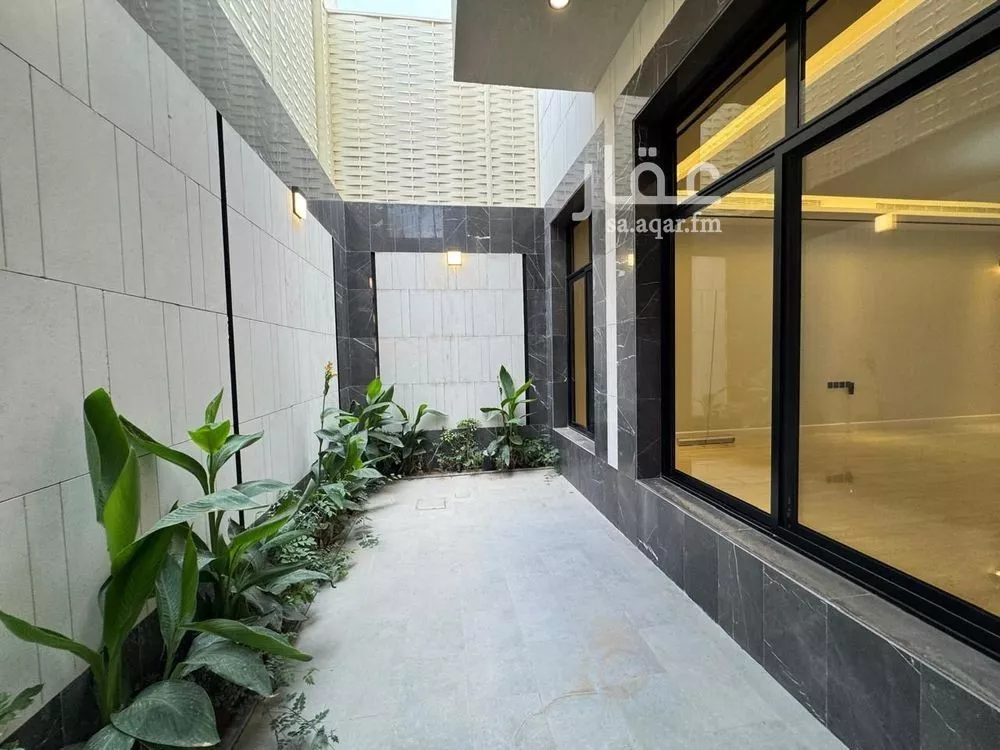 5 bedroom villa in Al Malqa 7