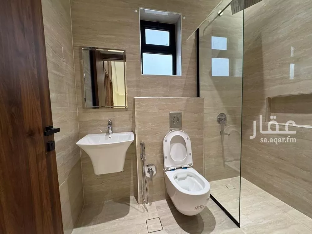 5 bedroom villa in Al Malqa 8