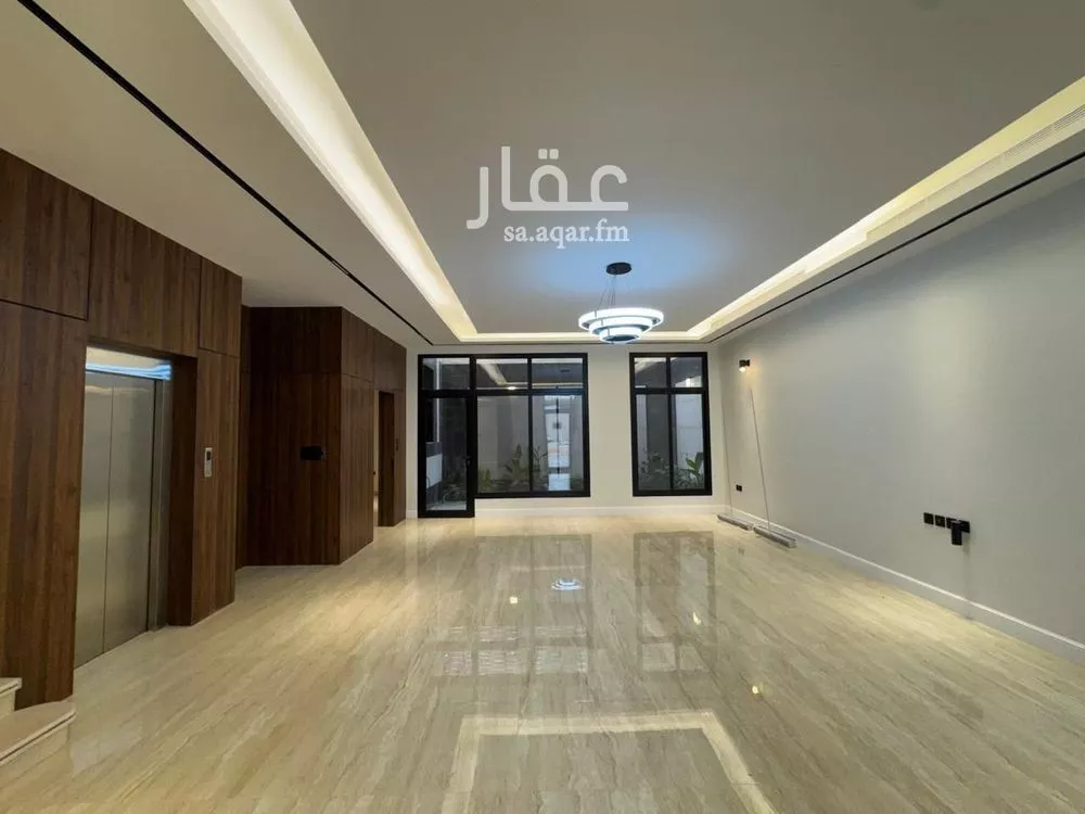 5 bedroom villa in Al Malqa 10