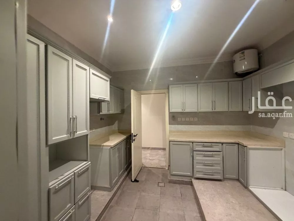 فيلا 5 غرف في الروضة 29