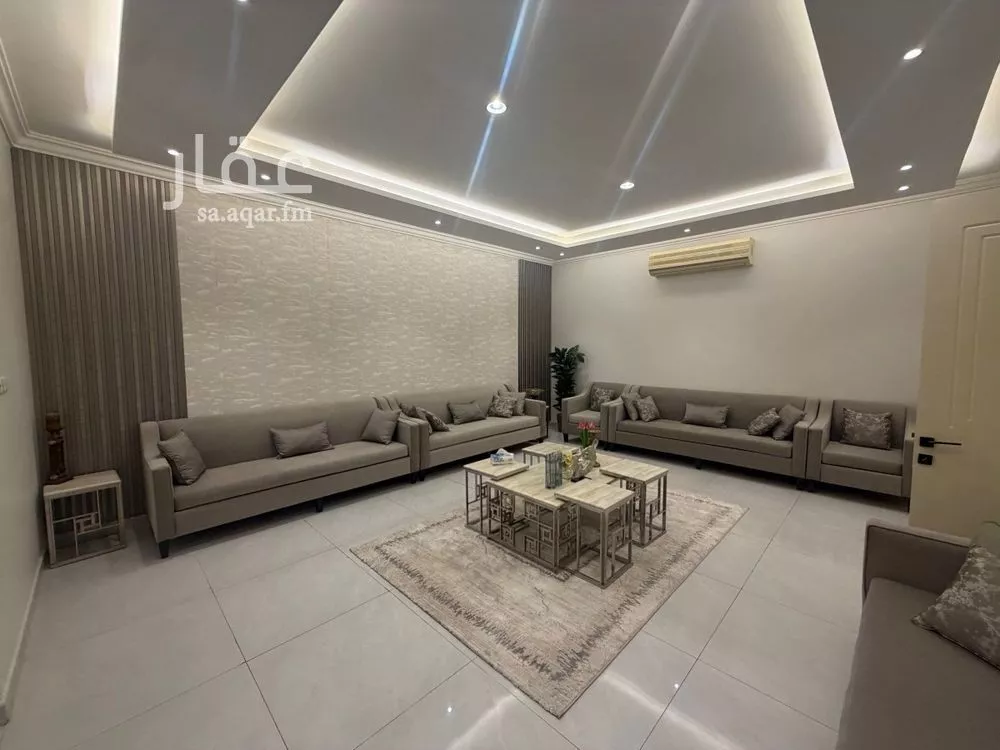 فيلا 5 غرف في الروضة 7