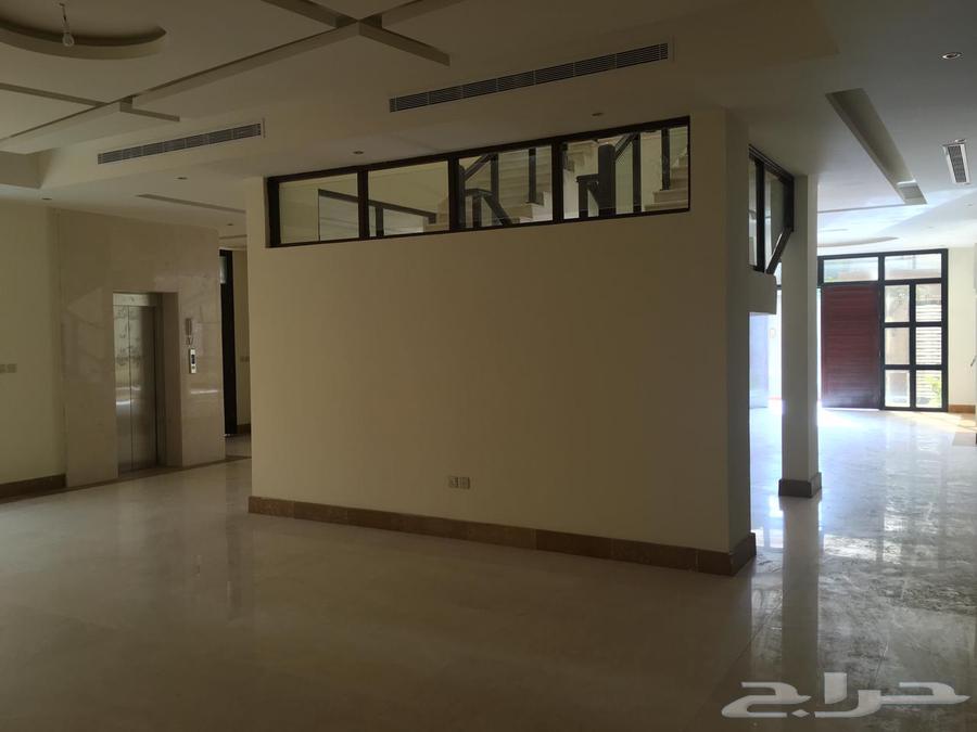 فيلا 12 غرف في الخالدية 7