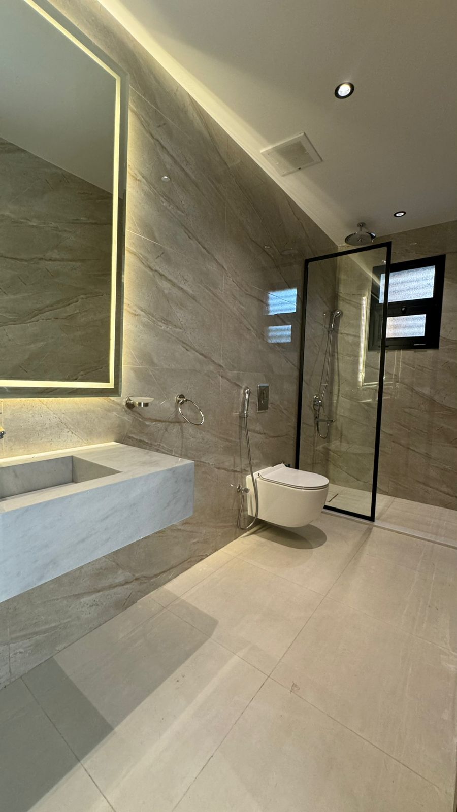 شقة  في الصواري 3