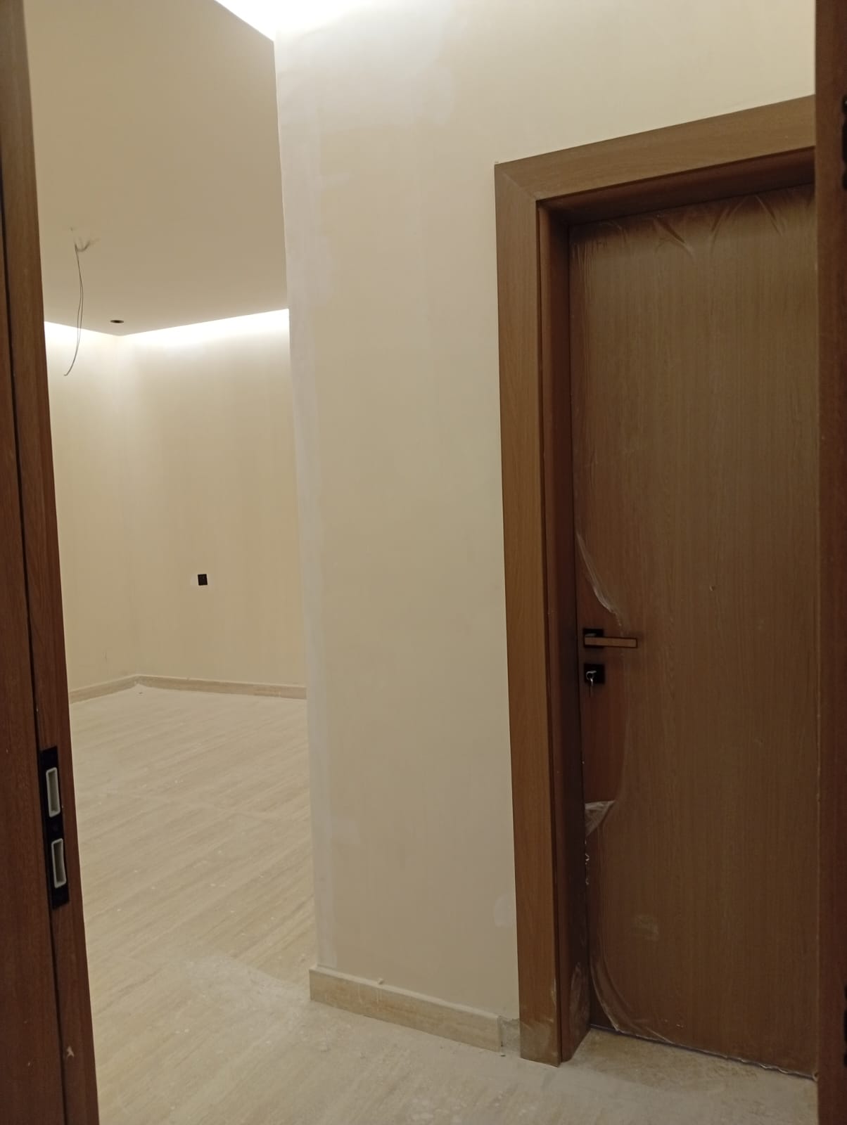 شقة  في النعيم 12