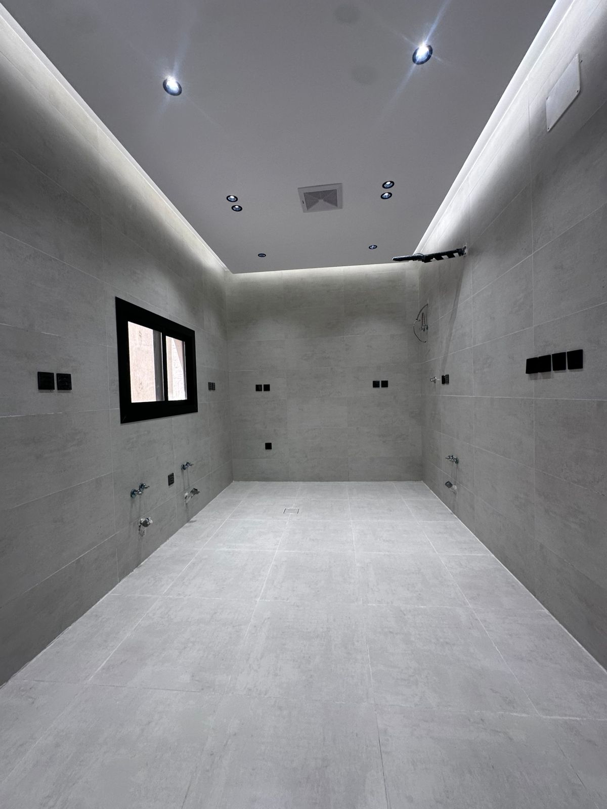 شقة  في النعيم 5