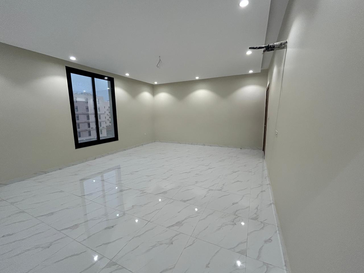 شقة 3 غرف في طيبة 2