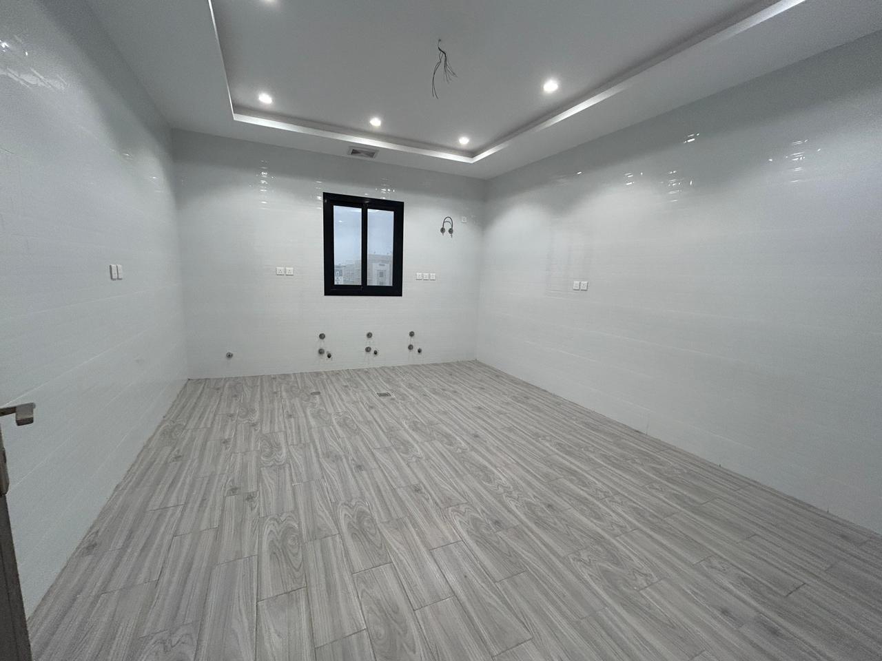 شقة 3 غرف في طيبة 5