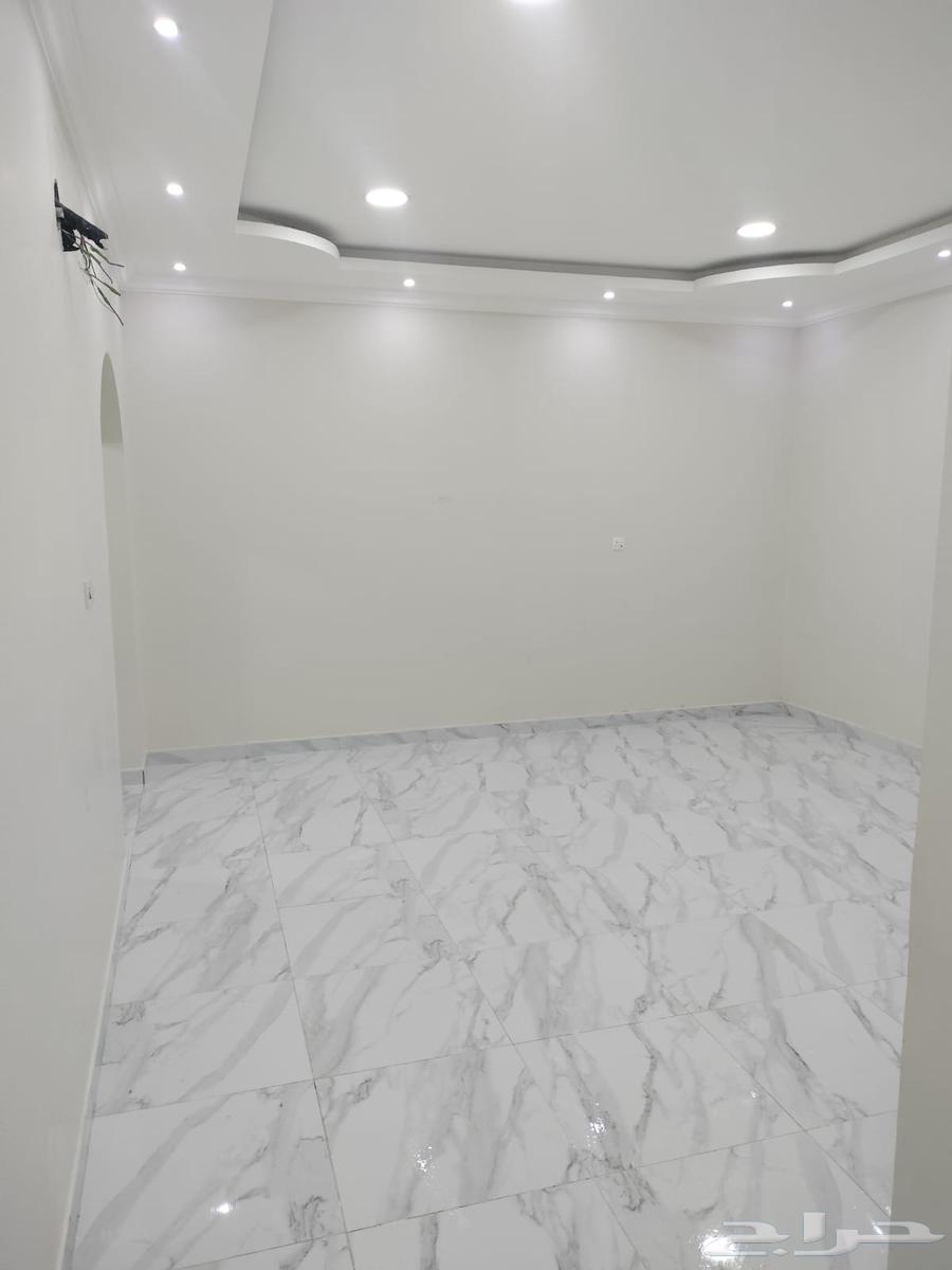 شقة 4 غرف في النايفية 6