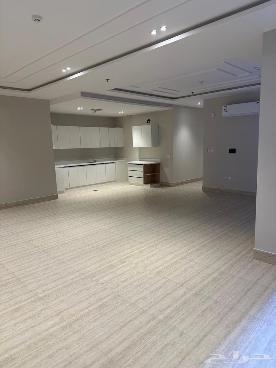 شقة 3 غرف في الحمرا 12