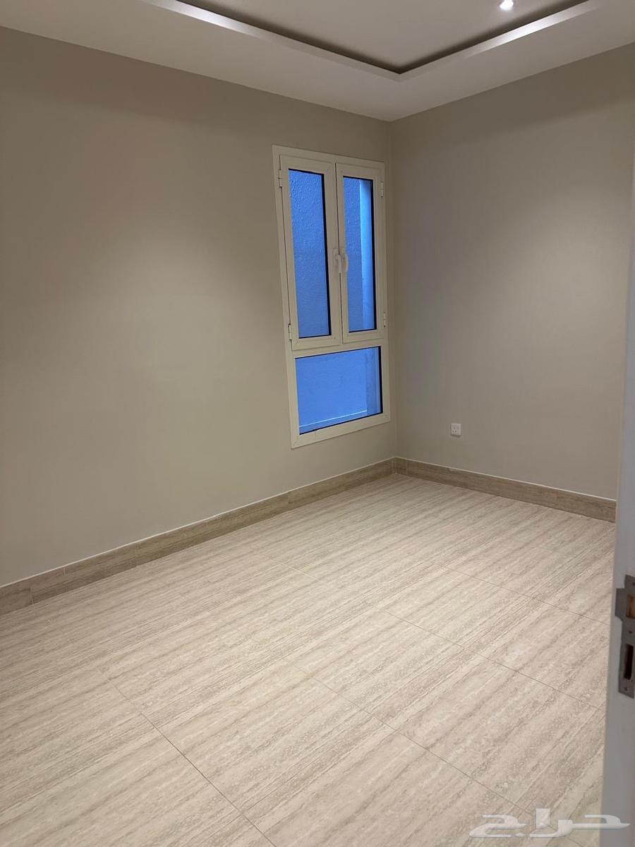 شقة 3 غرف في الحمرا 14