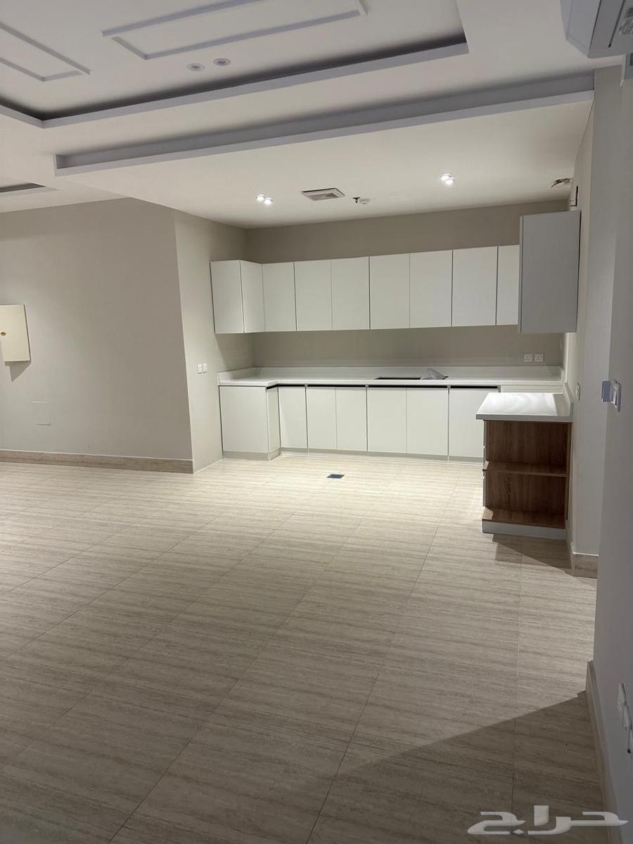 شقة 3 غرف في الحمرا 15