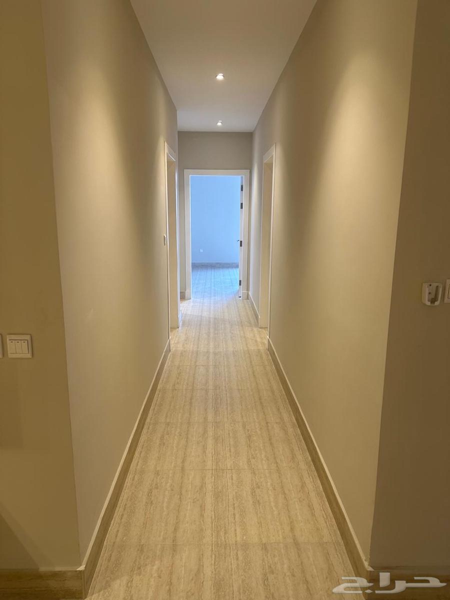 شقة 3 غرف في الحمرا 16