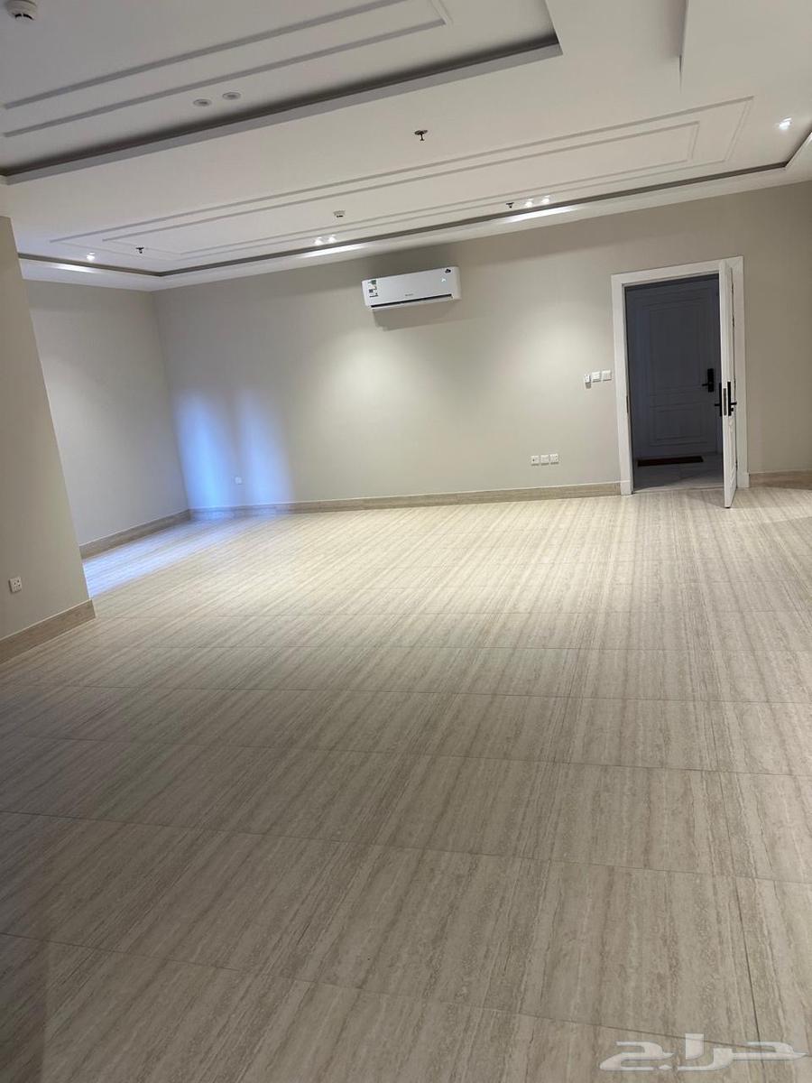 شقة 3 غرف في الحمرا 4