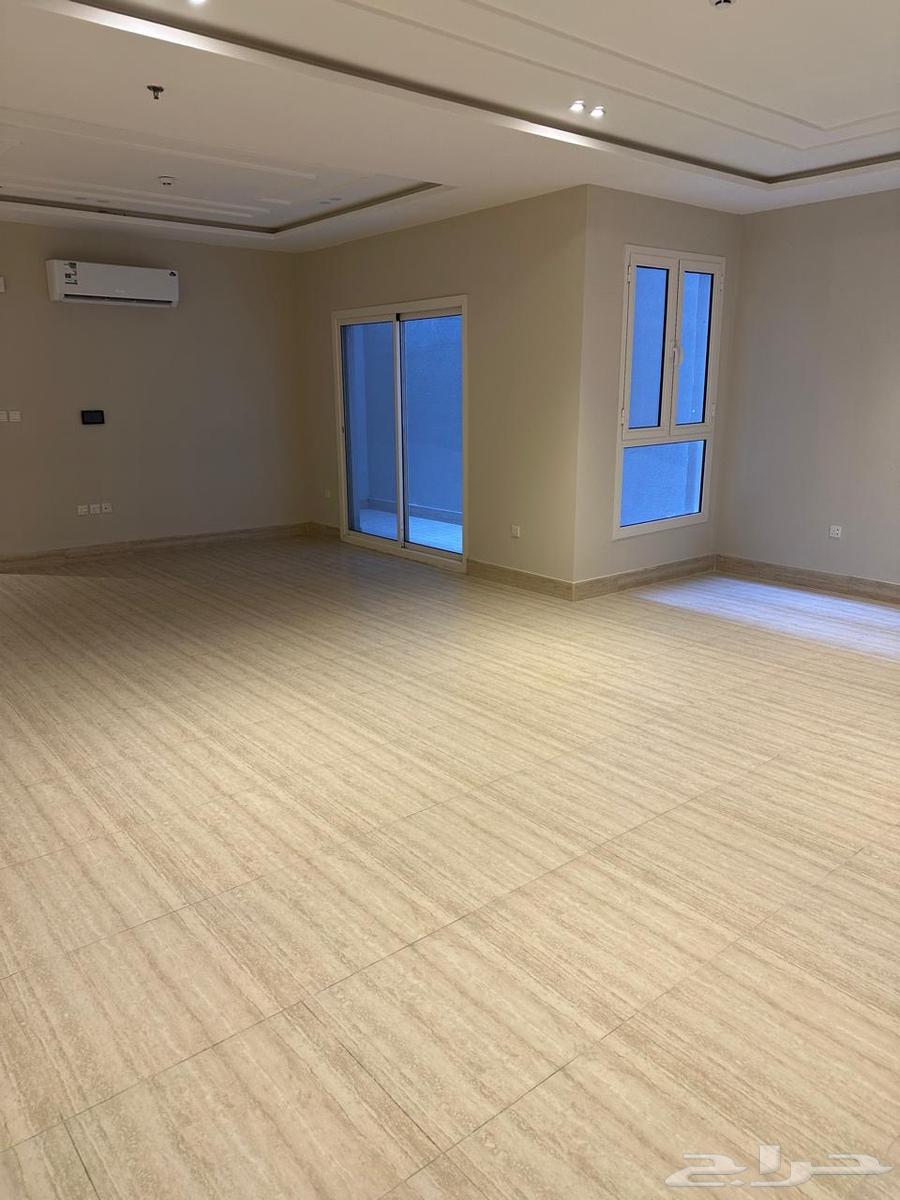 شقة 3 غرف في الحمرا 5