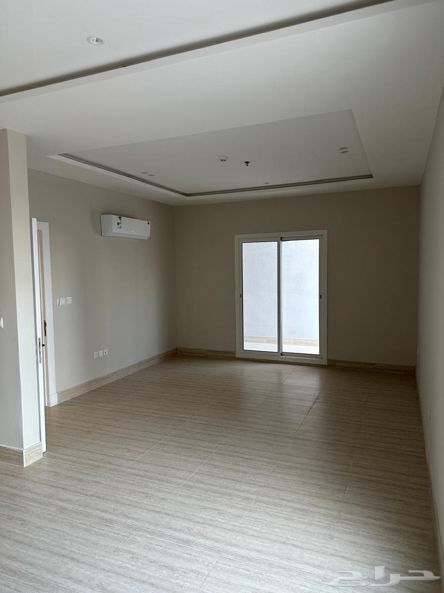 شقة 3 غرف في الحمرا 8