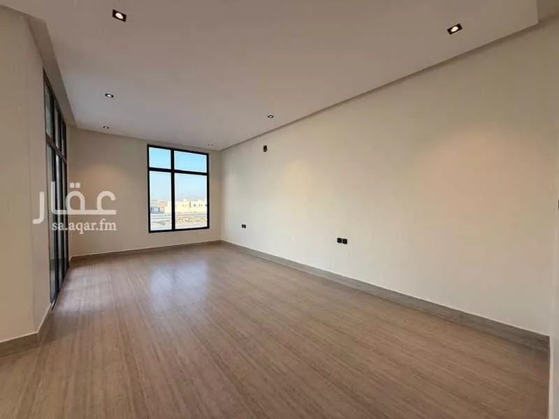 6 bedroom villa in Al Mahdiyyah 3