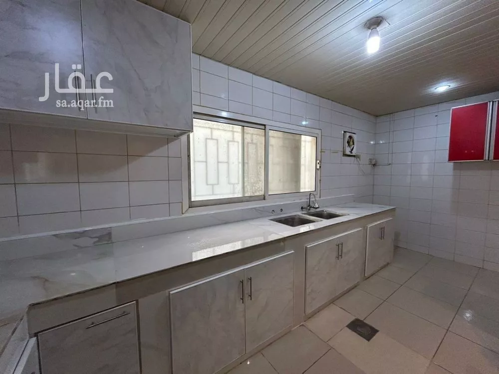 عمارة 325 م² في ابن خلدون 5