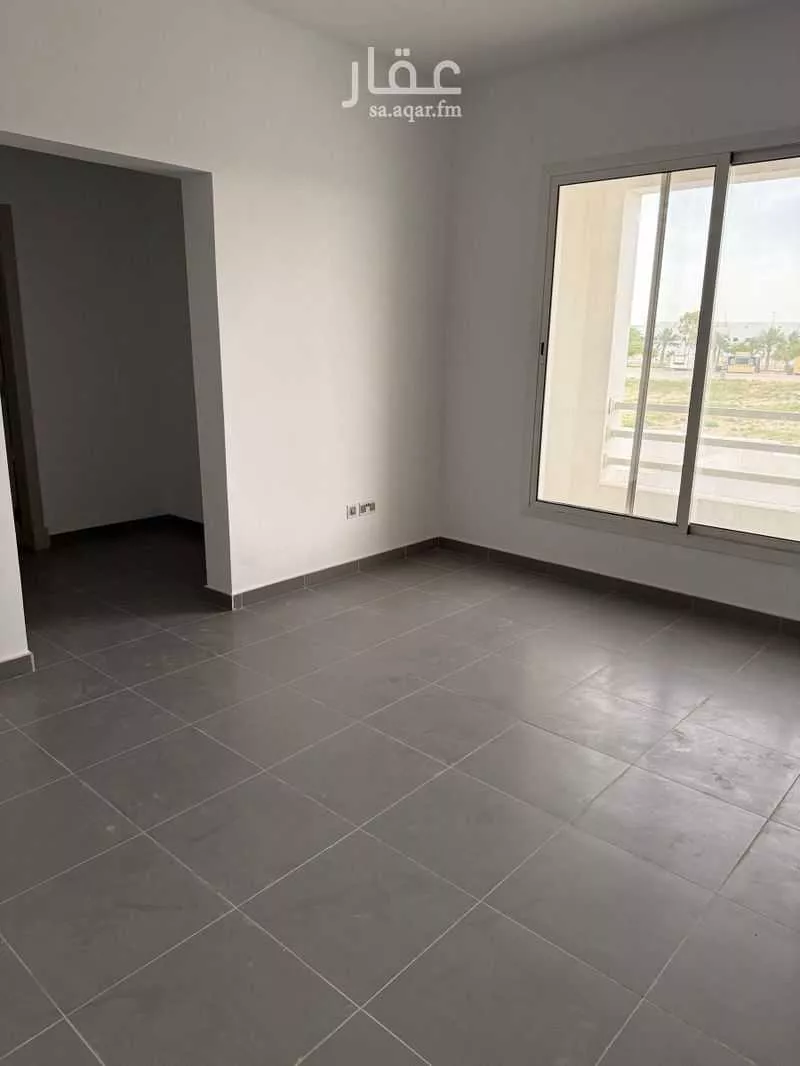 فيلا 4 غرف في الشرق 3