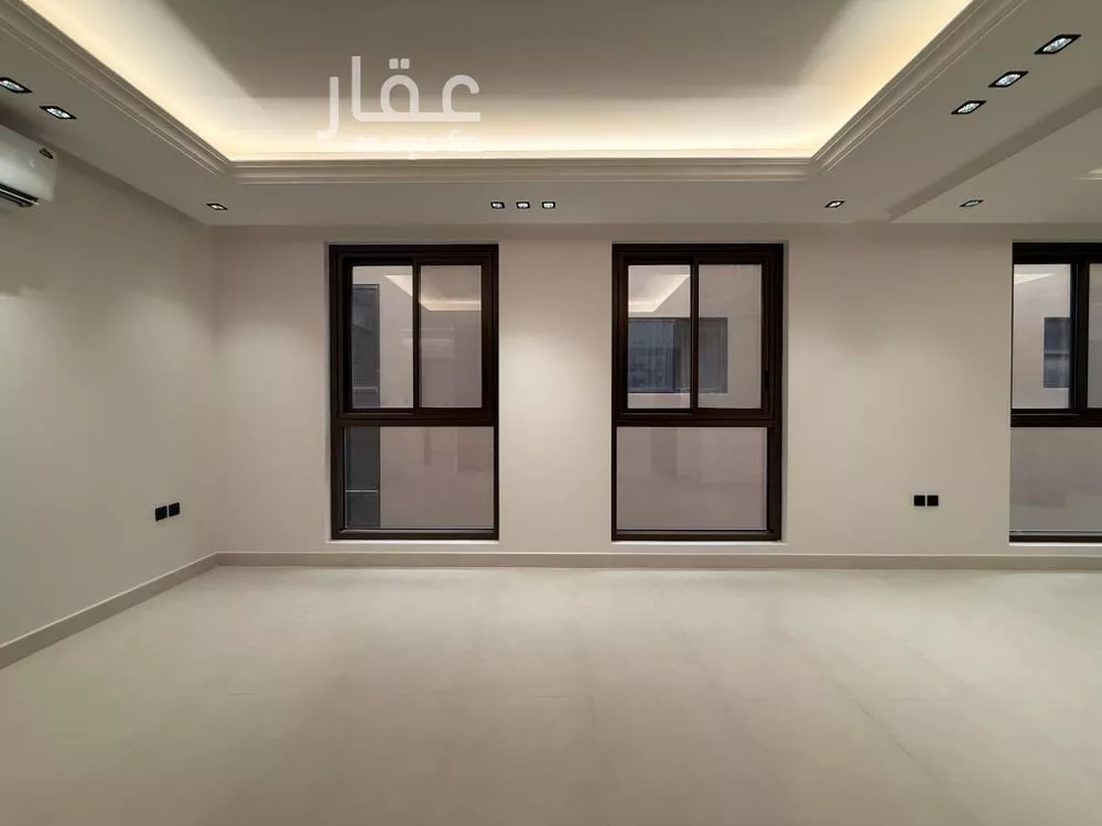 فيلا 3 غرف في الملقا 12