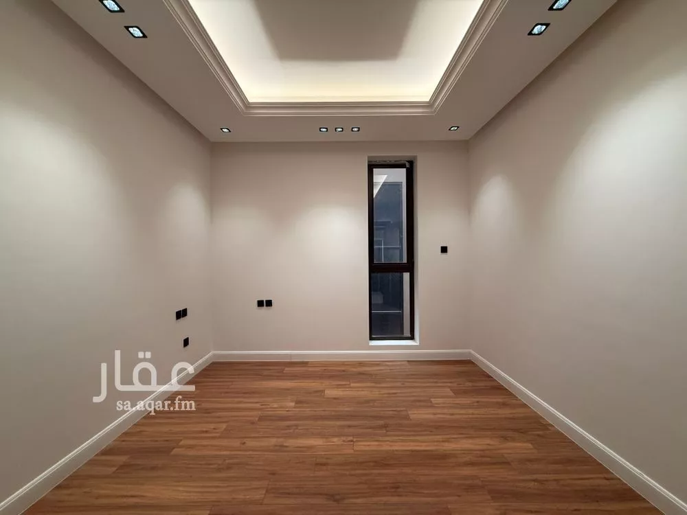 فيلا 3 غرف في الملقا 18