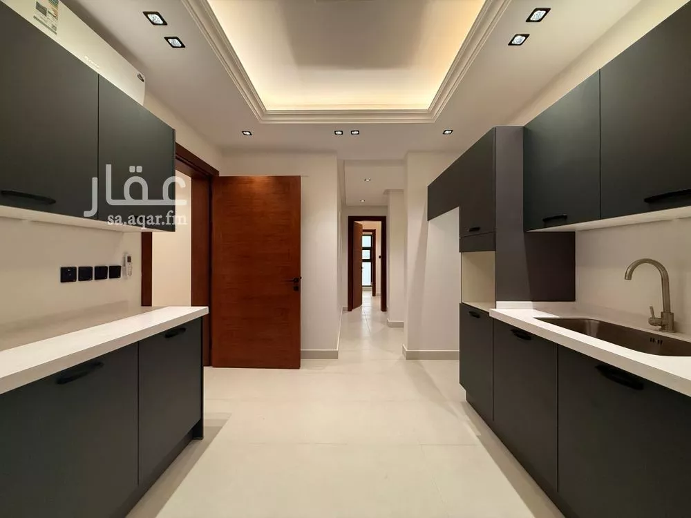 فيلا 3 غرف في الملقا 8