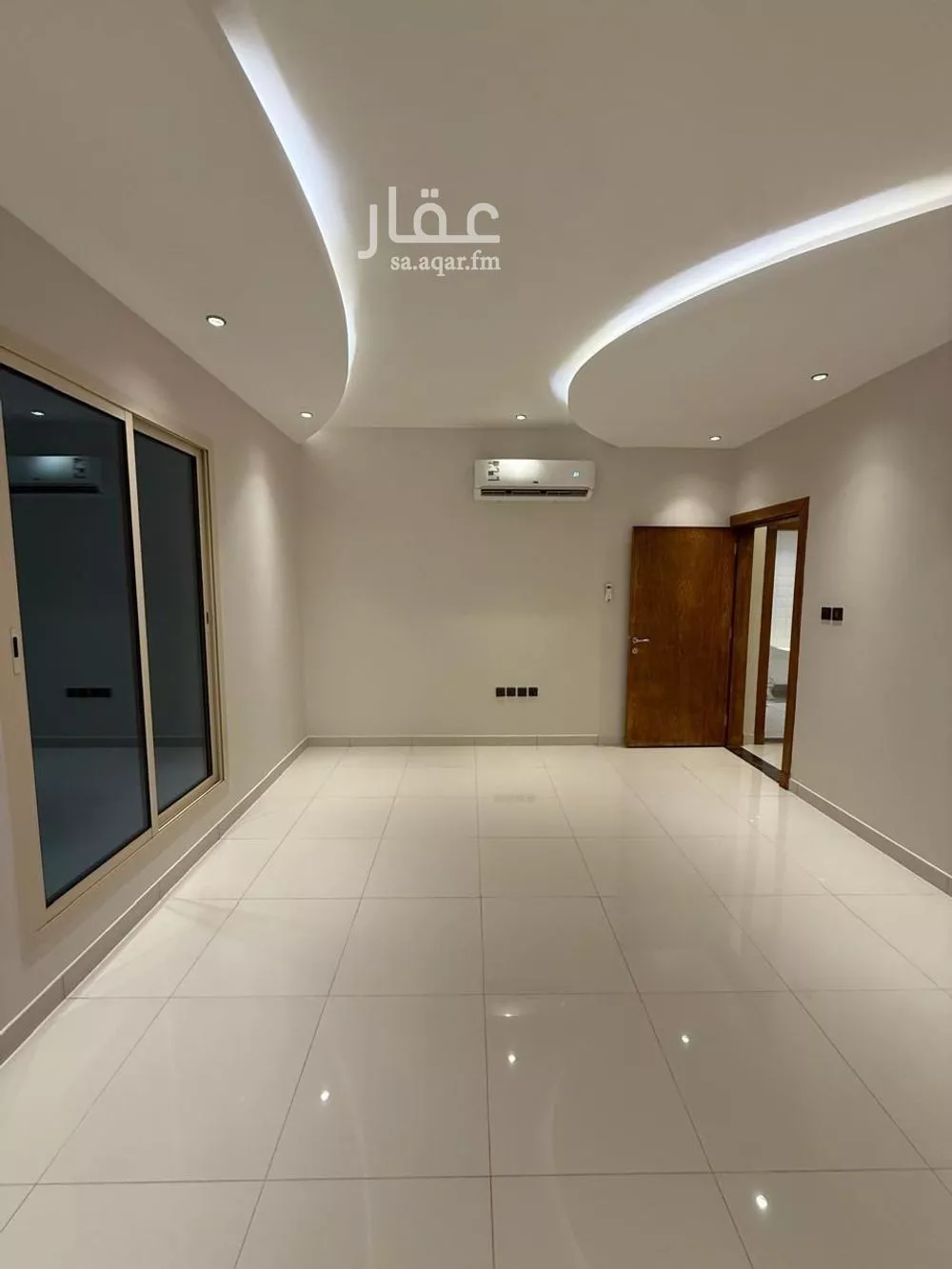 فيلا 6 غرف في الملقا 4