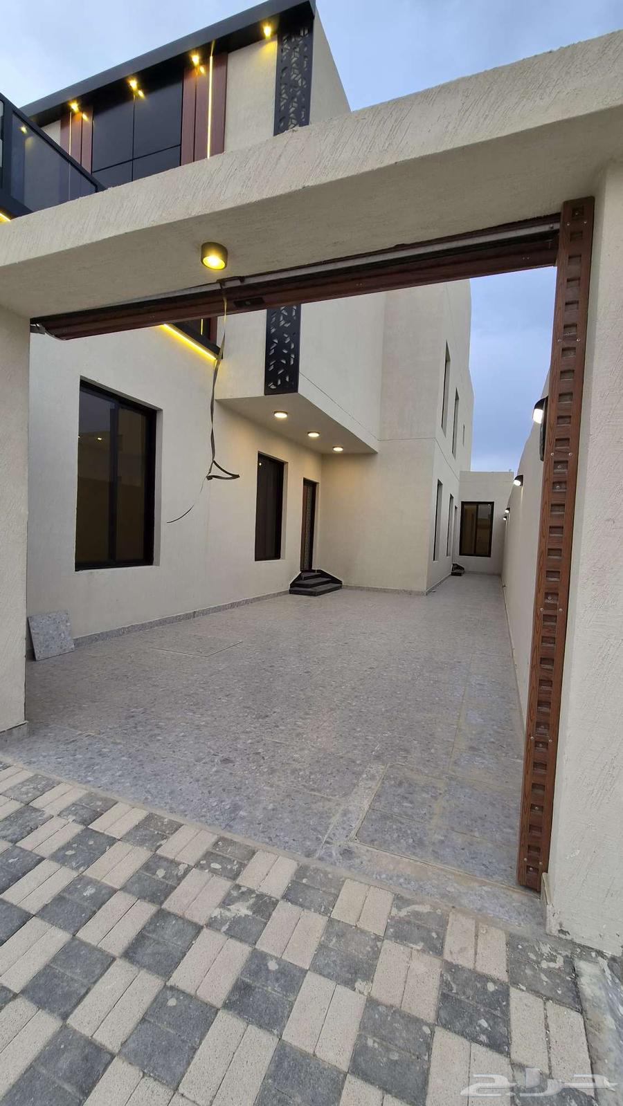 فيلا 9 غرف في العزيزية 2