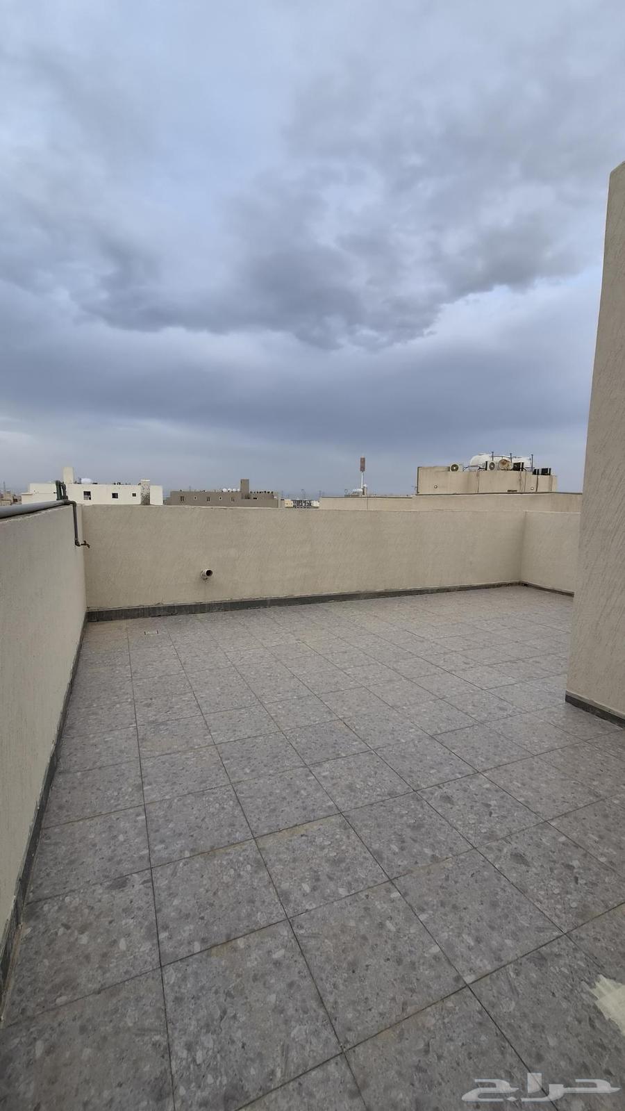 فيلا 9 غرف في العزيزية 8