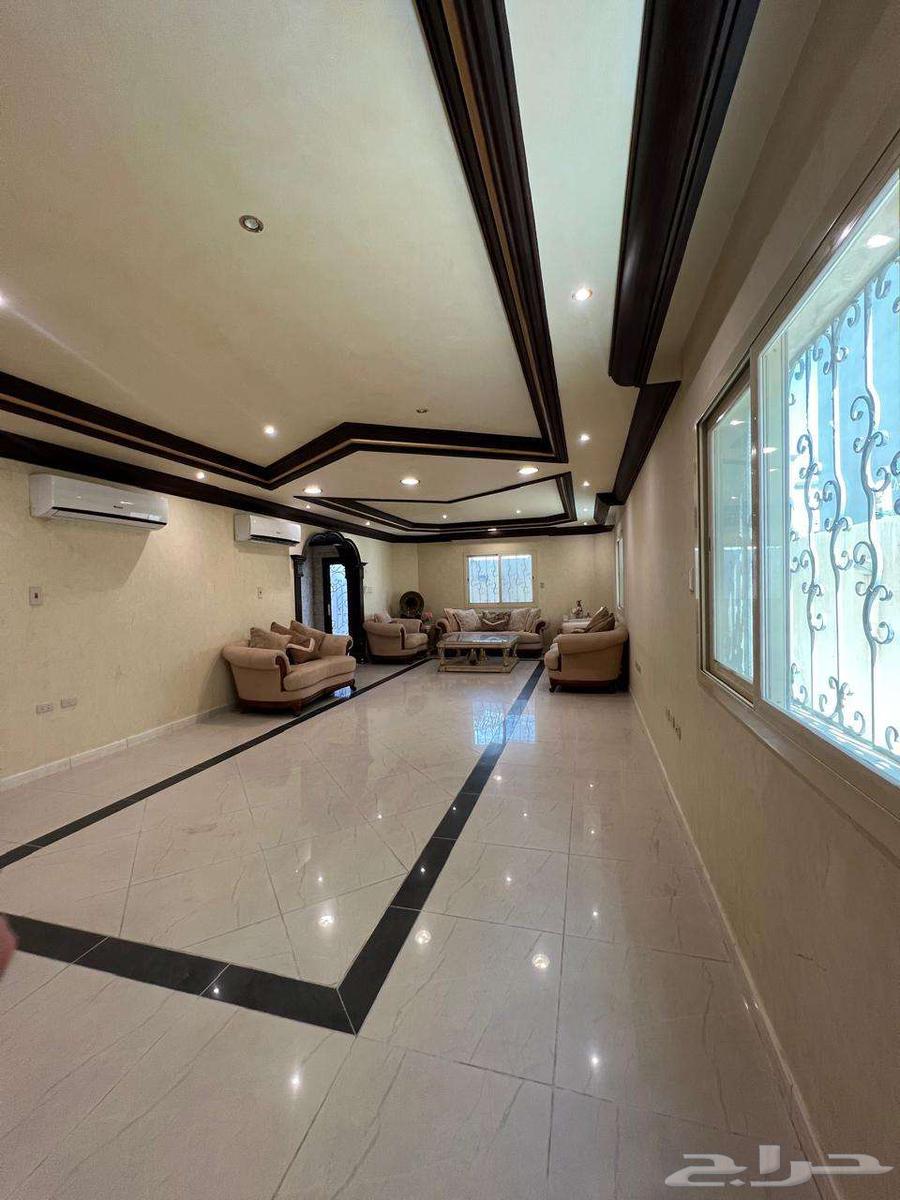 فيلا 9 غرف في الجامعة 2