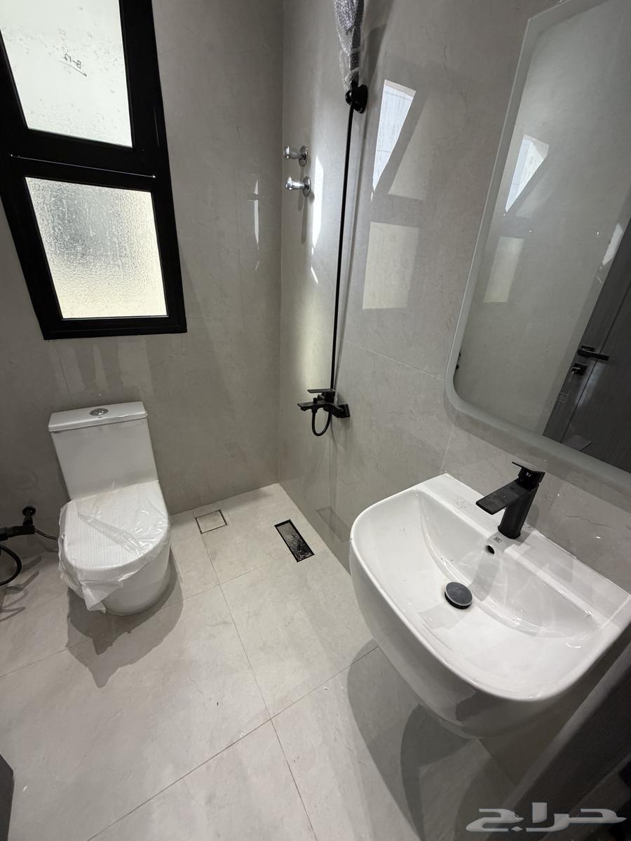 فيلا 9 غرف في احد 23