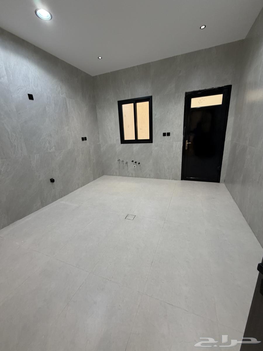 فيلا 9 غرف في احد 35