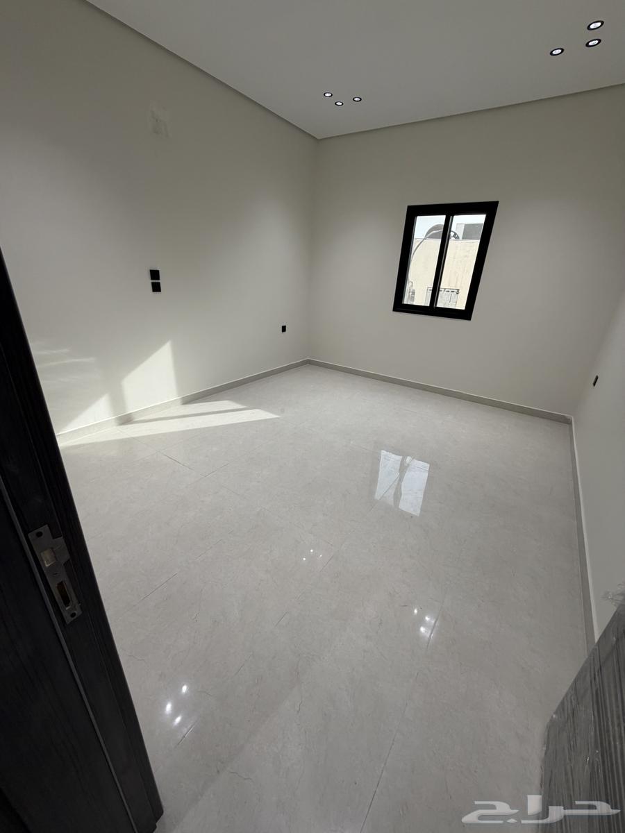 فيلا 9 غرف في احد 5