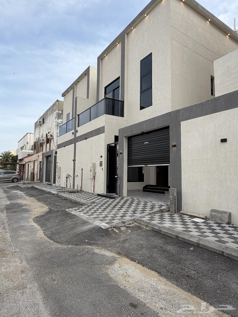 فيلا 9 غرف في احد 8