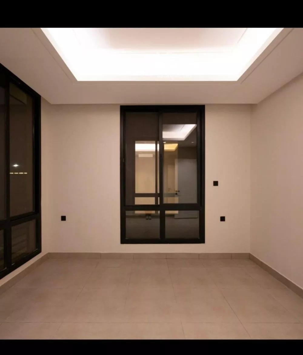 شقة 3 غرف في المروج 8