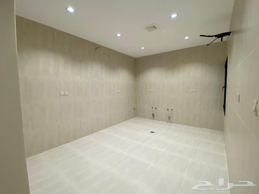 شقة 5 غرف في الملك فهد 2