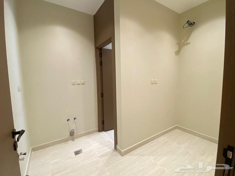 شقة 5 غرف في الملك فهد 13