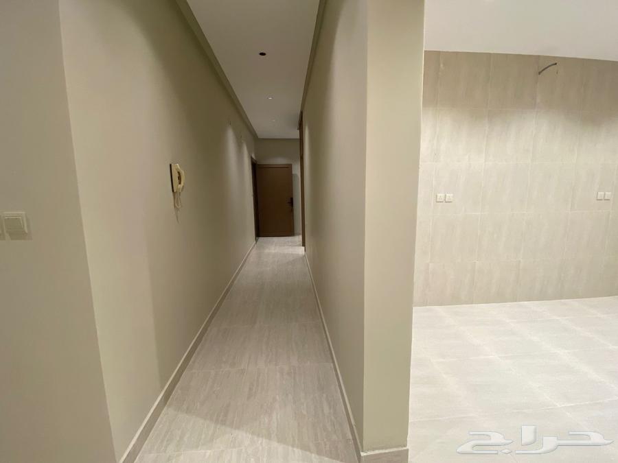 شقة 5 غرف في الملك فهد 3