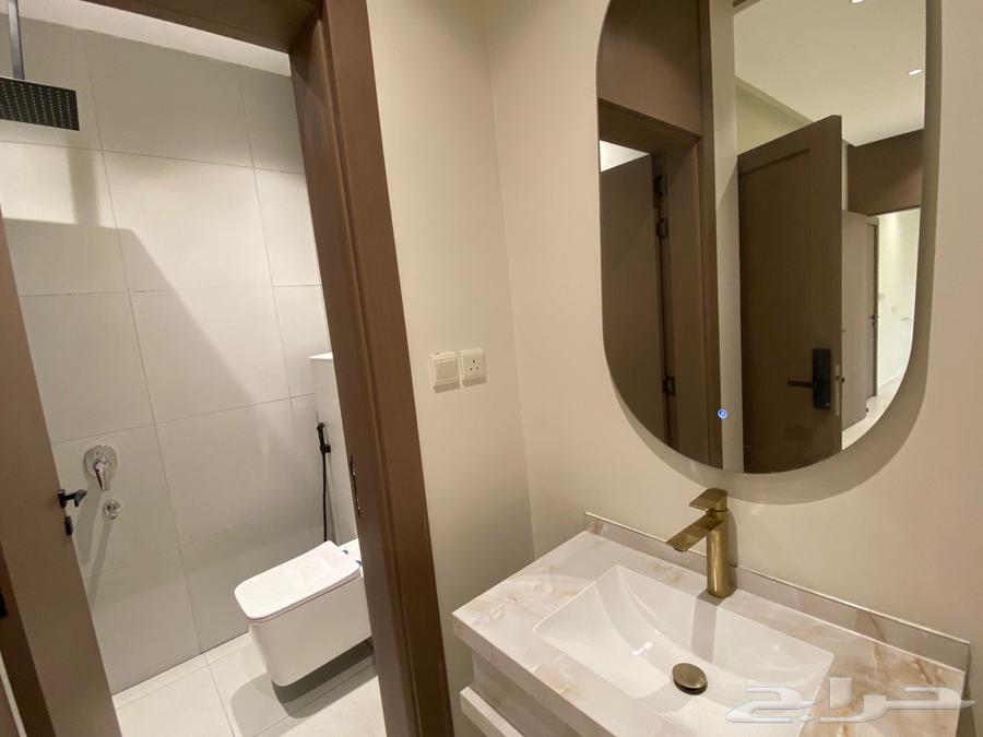 شقة 5 غرف في الملك فهد 5