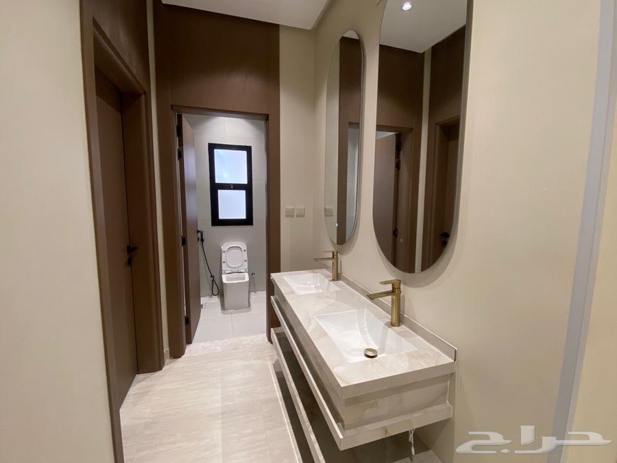 شقة 5 غرف في الملك فهد 7