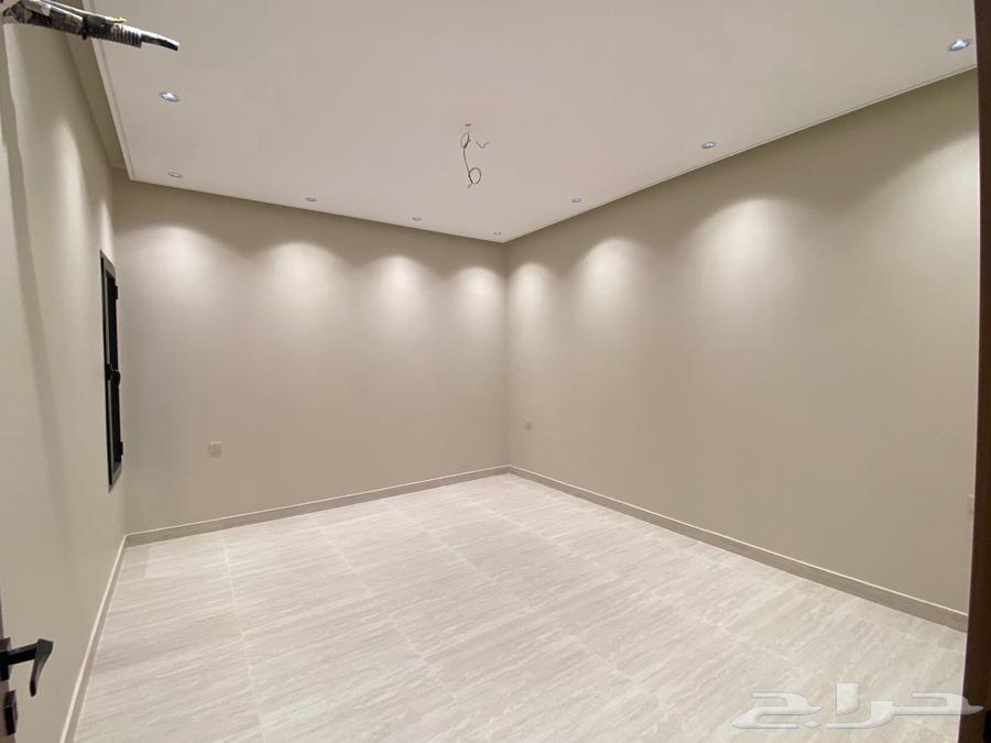 شقة 5 غرف في الملك فهد 9