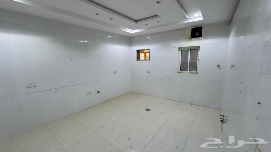 شقة 20 غرف في بطحاء قريش 7