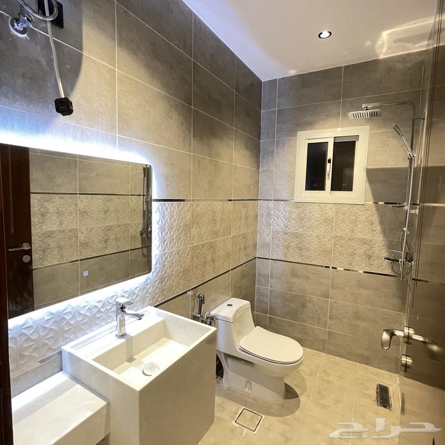 شقة 5 غرف في بطحاء قريش 9